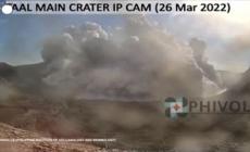 Filippine, il vulcano Taal erutta, migliaia di persone evacuate