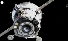 La Soyuz rientra a terra con due russi e un americano