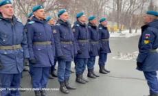 Mosca, cadetti russi formano la Z durante un'esercitazione