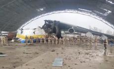 Ucraina, viaggio all'interno dell'aeroporto di Gostomel distrutto