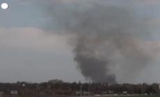 Ucraina, distrutto l'aeroporto di Dnipro: colonna di fumo sulla citta'
