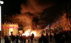 Manifestanti in piazza a Rennes, numerosi i danni