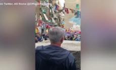 Napoli, Mourinho omaggia Maradona al murale dei quartieri spagnoli