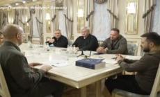 Zelensky consegna il questionario per l'adesione all'Ue: "Ci sentiamo da tempo europei"
