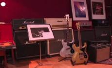 Parigi, all'asta la chitarra che portò allo scioglimento degli Oasis