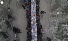 Siria, un pasto benefico per le famiglie sfollate a Tadef