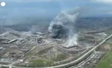 Bombe sull'acciaieria di Mariupol, assalto al Donbass - Video