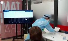 Piu' reinfezioni Covid tra giovani, sanitari e donne
