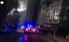 Missili su Kiev: sul posto vigili del fuoco, ambulanze e militari