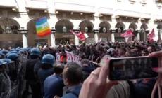 Primo Maggio: Torino, cariche della polizia sui manifestanti