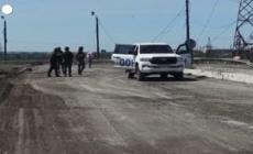 Ucraina, decine di civili evacuati dall'acciaieria Azovstal di Mariupol