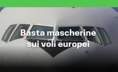 Stop alle mascherine obbligatorie sui voli europei