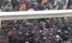 Torino, assalto a Confindustria durante il corteo degli studenti: 11 misure cautelari
