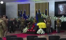 Ucraina, Zelensky e consorte alla camera ardente di Kravchuk