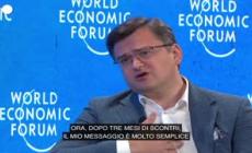 Ucraina, Kuleba a Davos: "Distruggere le esportazioni russe"