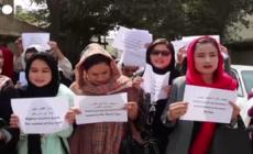 Le afghane sfidano i talebani in piazza: "Scuola e liberta'"