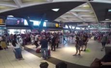 Incidente treno Alta velocita' a Roma, affollatissima la stazione centrale di Napoli