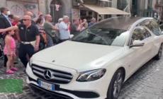 Napoli, funerali di Liliana De Curtis: l'applauso del Rione Sanita'