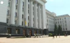 Ucraina, Zelensky: "Siamo al momento decisivo, attendiamo il si' dell'Ue"