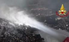 Roma, incendio Malagrotta: prosegue lo spegnimento dei focolai attivi