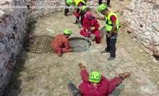 Puglia, recuperata la speleologa caduta in una grotta a Monopoli