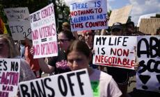 In Ohio e Arizona due corti bloccano il divieto di aborto: restano legali le interruzioni di gravidanza