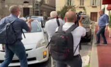 Grillo va a Montecitorio per incontrare "con la cravatta" i membri delle commissioni del M5s