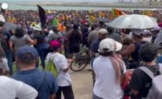Sri Lanka, manifestanti chiedono le dimissioni di Rajapaksa