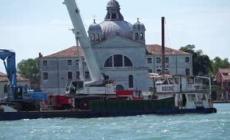 Venezia, a Ca' Corner arriva "Baby 3.0", la scultura di Lorenzo Quinn