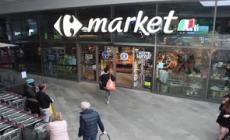 Italiani tagliano su cibo,spesa sale ma per i prezzi