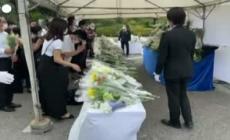 Shinzo Abe, Tokyo: i cittadini portano fiori al tempio di Zojoji