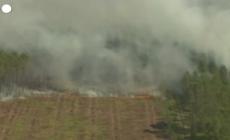 Francia, incendi in Gironda: le immagini aeree riprese da un elicottero