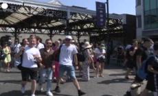 Regno Unito, caldo record: gli inglesi affollano le spiagge di Brighton
