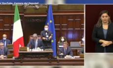 Draghi commosso alla Camera: "Certe volte anche i banchieri centrali usano il cuore"