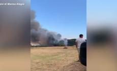 Incendio tra Brianza e Varesotto, colonna di fumo nero