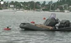Norvegia, tricheco "assonnato" si accomoda sulle barche di un porticciolo