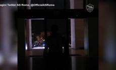 Roma, diecimila persone all'Eur per il Dybala day: bagno di folla per l'argentino - Video