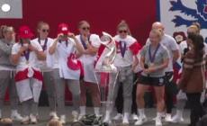 Europei femminili di calcio, Inghilterra sul tetto d'Europa: la festa a Trafalgar Square