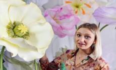 L'imprenditrice e artista: "Ai social devo il successo dei miei fiori giganti "