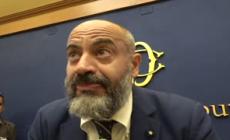 Elezioni, Paragone: "Il presidente Mattarella deve esentarci da raccolta firme"
