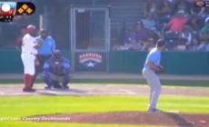Baseball, catch al volo ma si schianta sugli spalti in Minor League