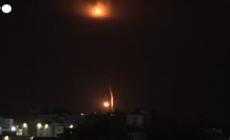 Nella notte 160 razzi da Gaza e 30 attacchi aerei di Israele