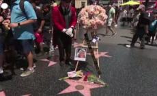I fan rendono omaggio a Olivia Newton-John sulla Hollywood Walk of Fame