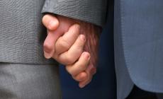 Vescovi fiamminghi, pubblicata la liturgia per la benedizione delle coppie gay