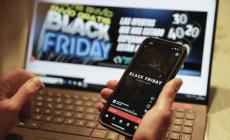 Stop alle false recensioni e ai bagarini online.  E novità anche per i saldi. Consumatori soddisfatti