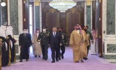 Arabia Saudita, il presidente cinese Xi Jinping incontra il principe ereditario