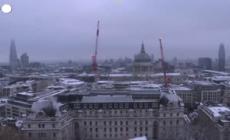 Maltempo a Londra, la città si sveglia con la neve