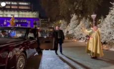 Londra, l'arrivo dei reali inglesi al concerto di Natale