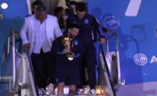 Qatar 2022, Messi e l'Albiceleste rientrano in Argentina con la Coppa del Mondo