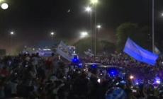 Qatar 2022, Argentina sul tetto del mondo: festa con i giocatori sul pullman scoperto